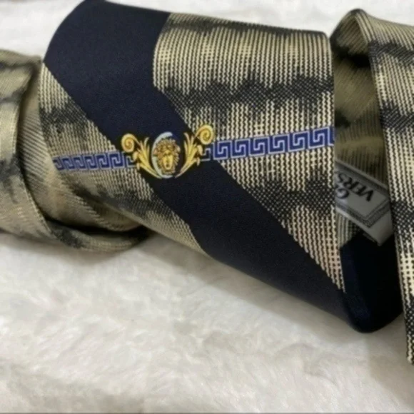 Gianni Versace Tie Color Navy Blue/Tan/Yellow